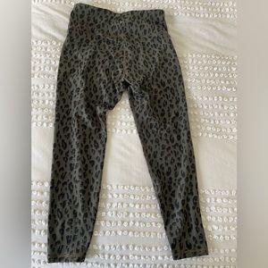 Old Navy Active Elevate Legging Green Leopard Print, Size L